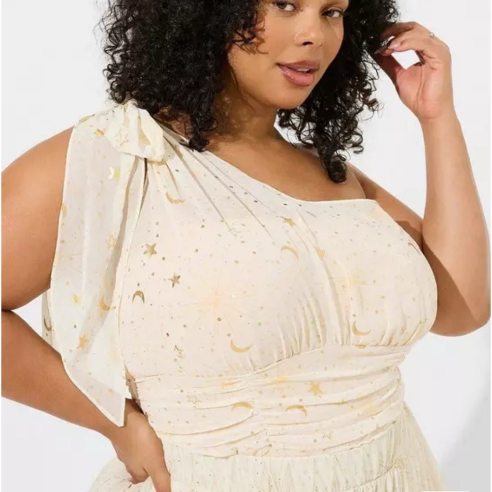 Torrid celestial one shoulder top